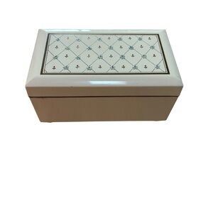 Otagiri vintage lacquer music box